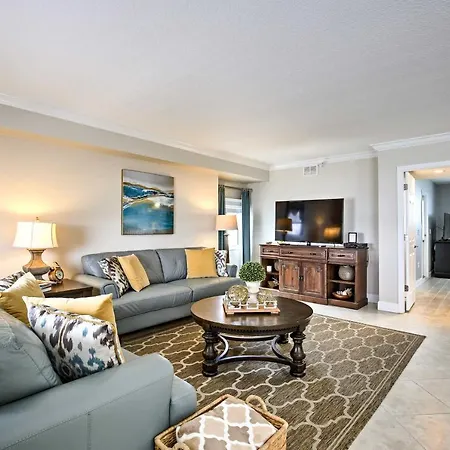 Bayfront Clearwater Beach Condo With Pool Access!
