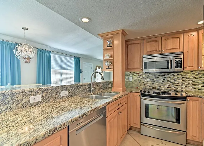 Bayfront Clearwater W/ Pool Access! *