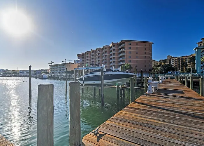 Bayfront Clearwater W/ Pool Access! Holiday home Clearwater Beach