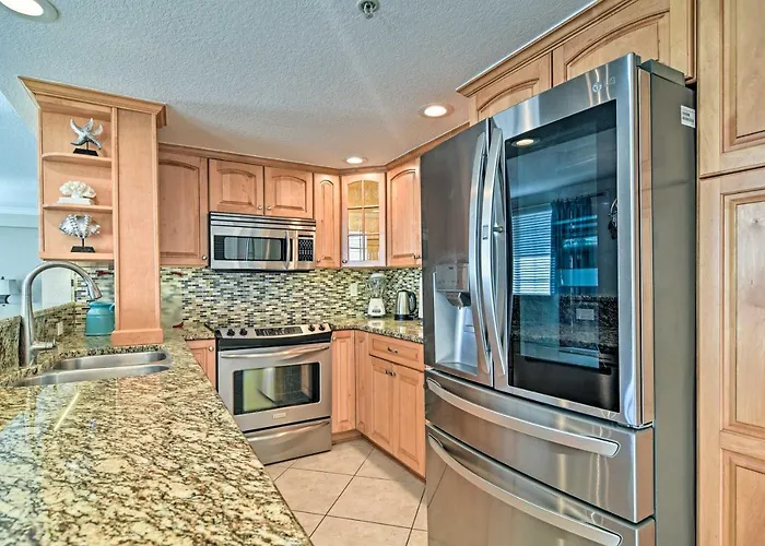 Bayfront Clearwater W/ Pool Access! Holiday home